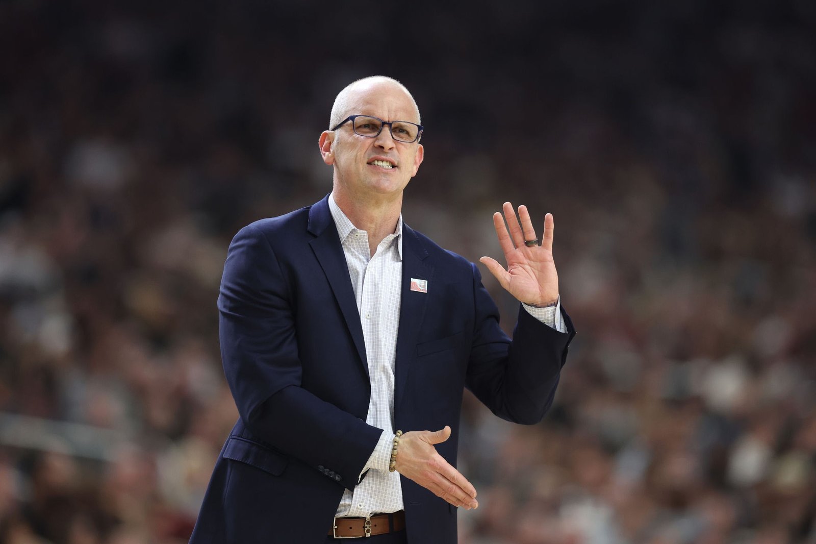 Dan Hurley to remain at UConn, declines offer to become Los Angeles Lakers head coach